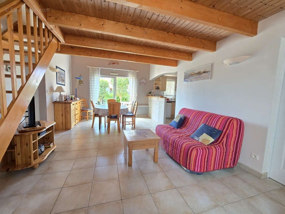Maison 2 chambres + bureau + mezz a 500m des supermarches - photo 4