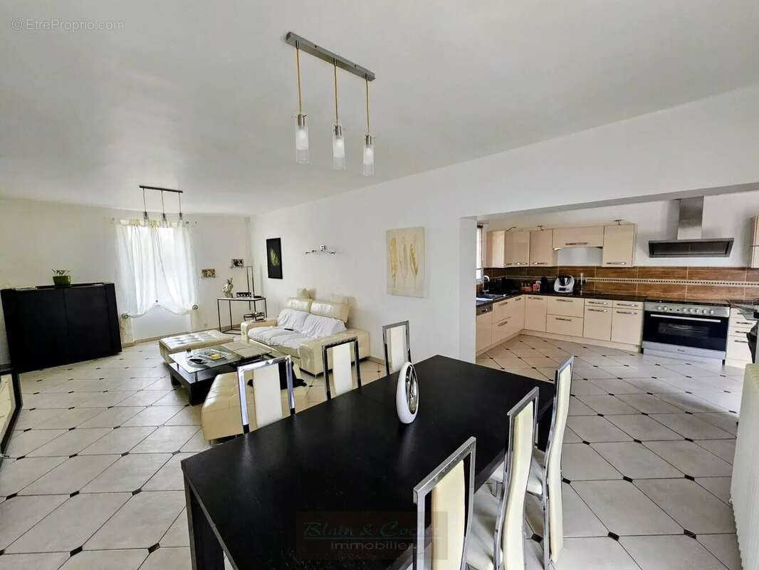 Maison à VILLEMANDEUR