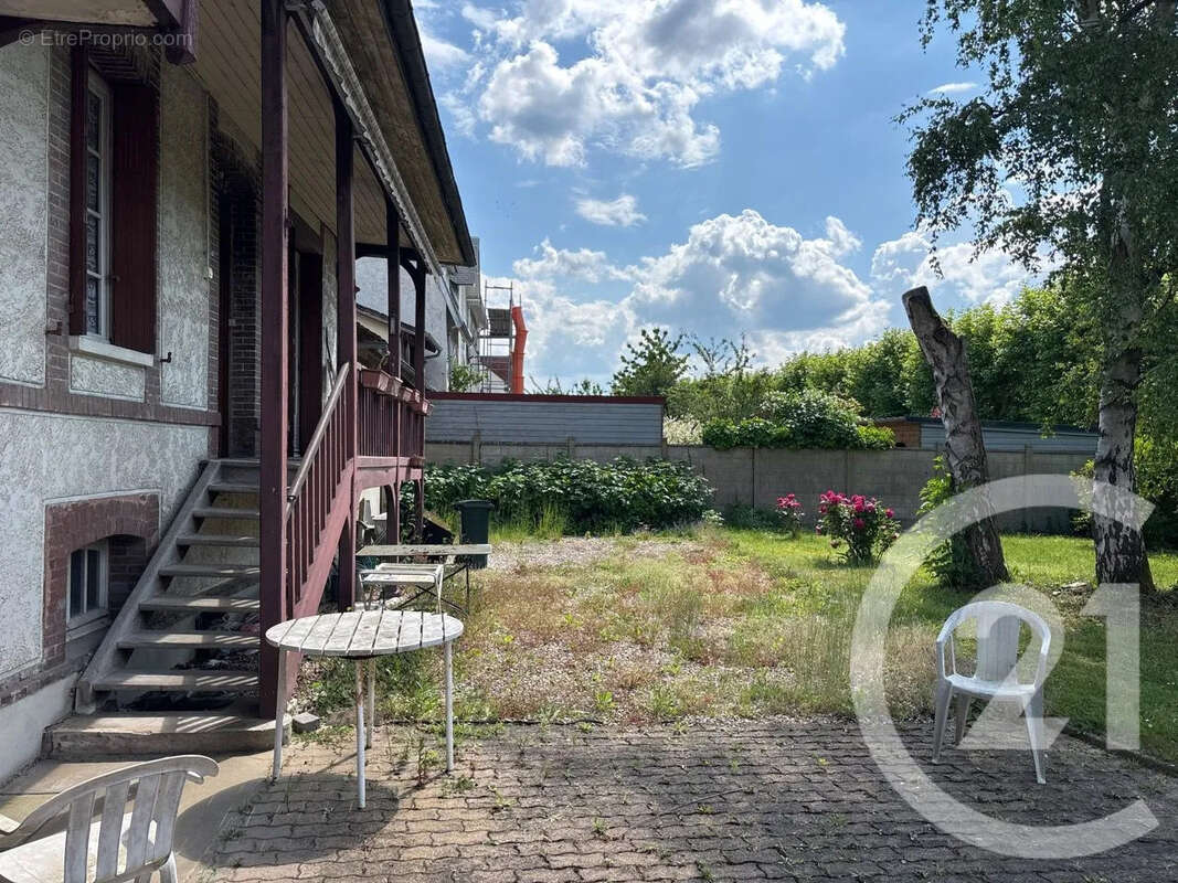 Maison à IVRY-LA-BATAILLE