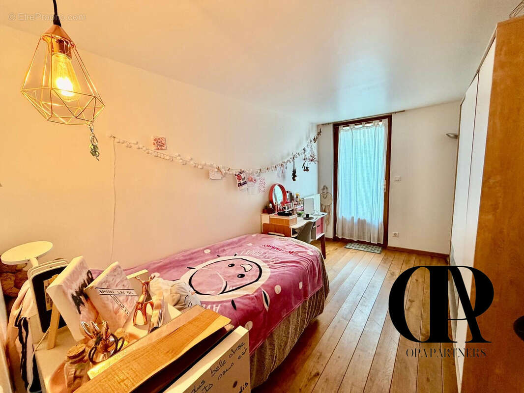 Maison à VERRIERES-LE-BUISSON