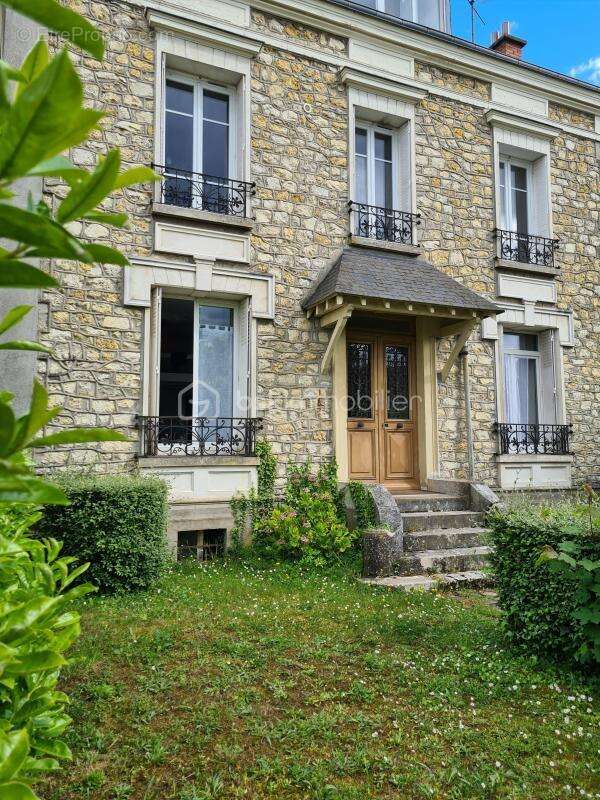 Appartement à ETRECHY