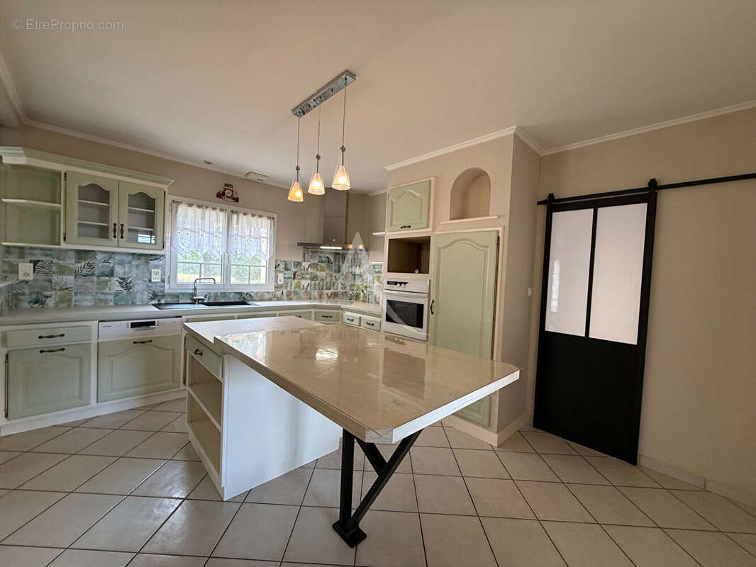 Maison à COMMEQUIERS