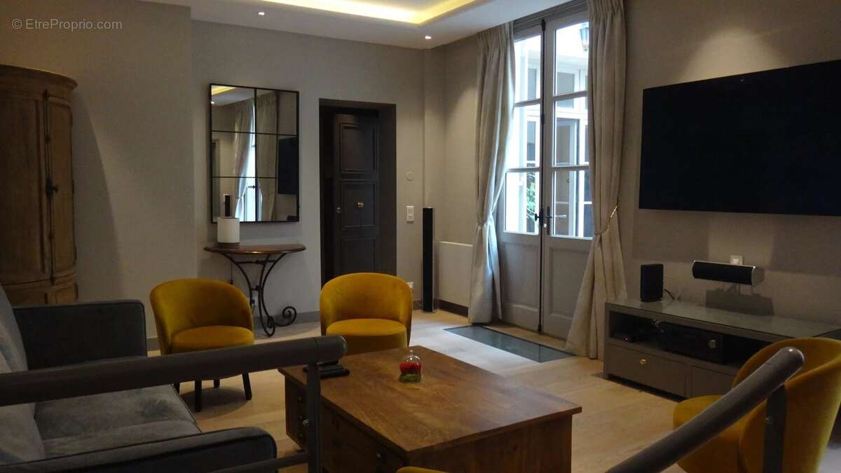 Appartement à PARIS-4E