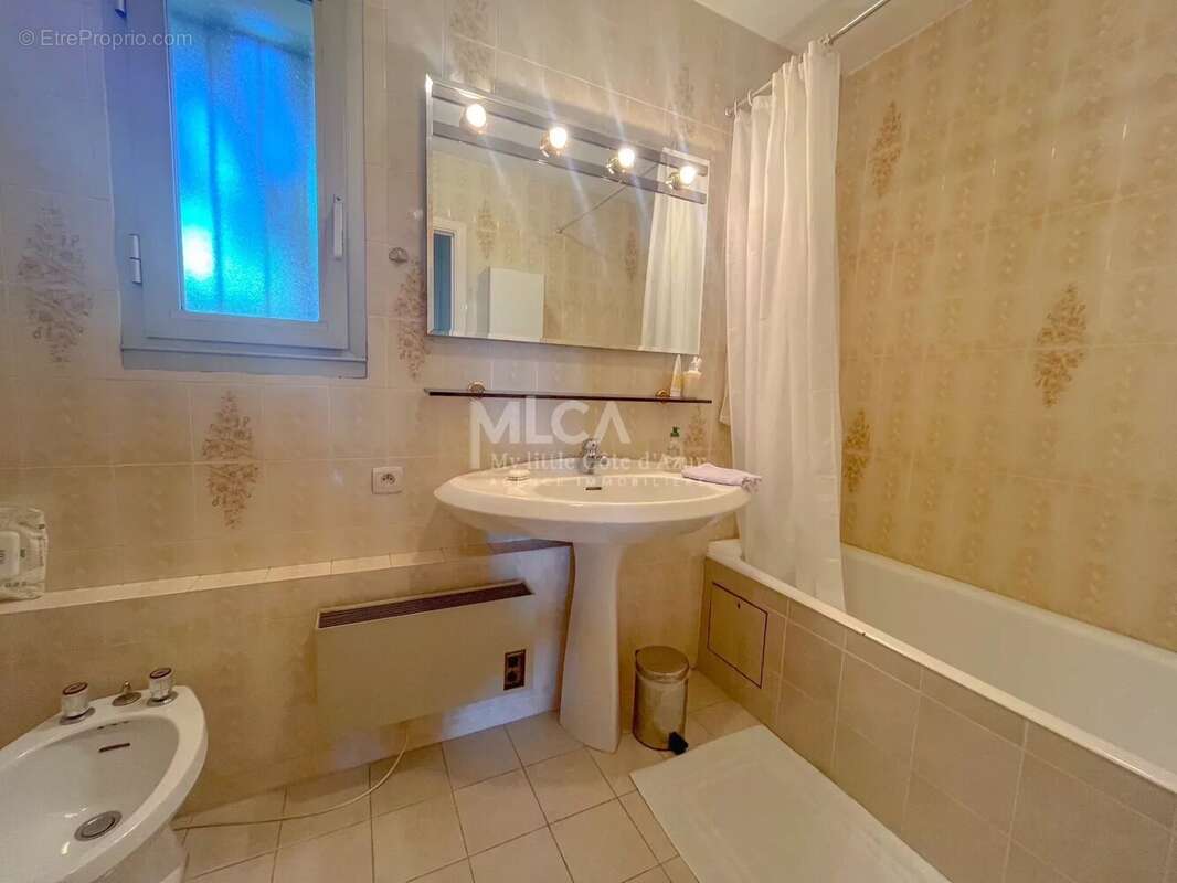 Appartement à VILLENEUVE-LOUBET