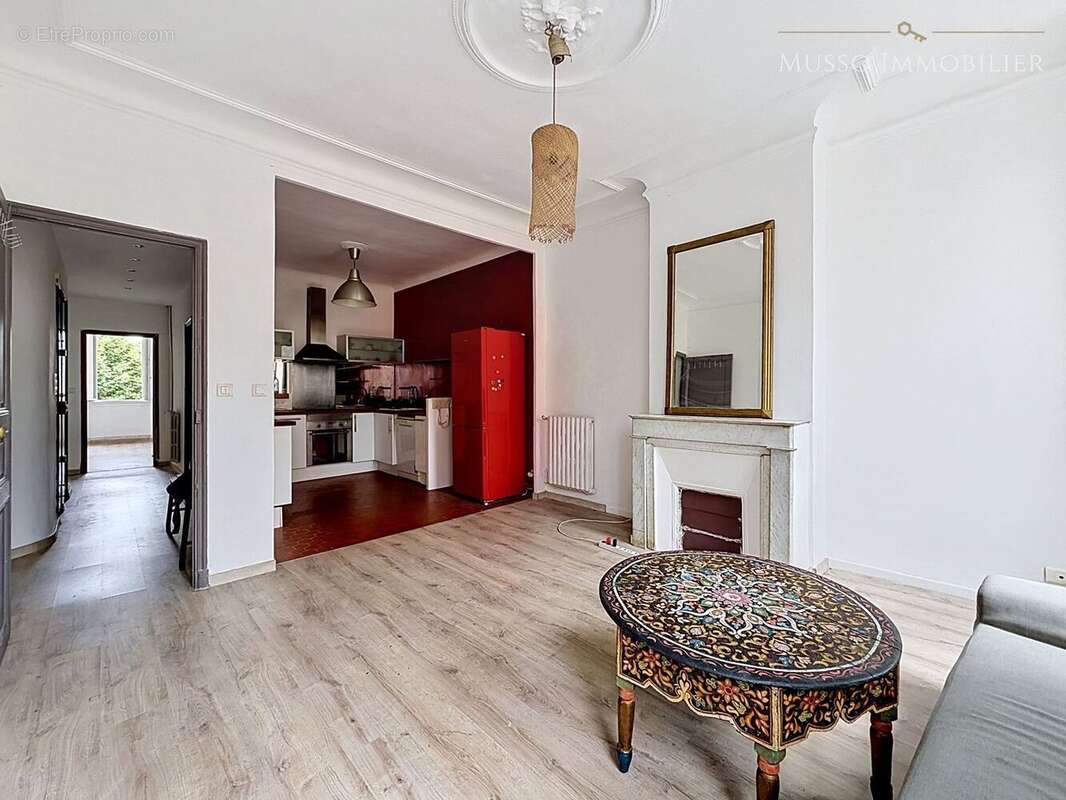 Appartement 77 m² à Marseille-5e  - photo 3