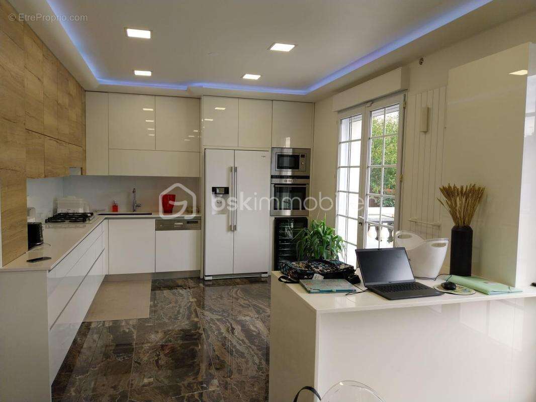 Maison à CHAMPS-SUR-MARNE