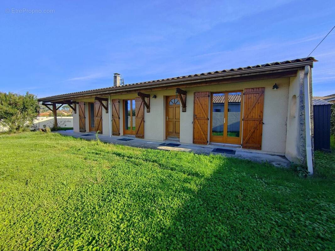 Maison à AYGUEMORTE-LES-GRAVES