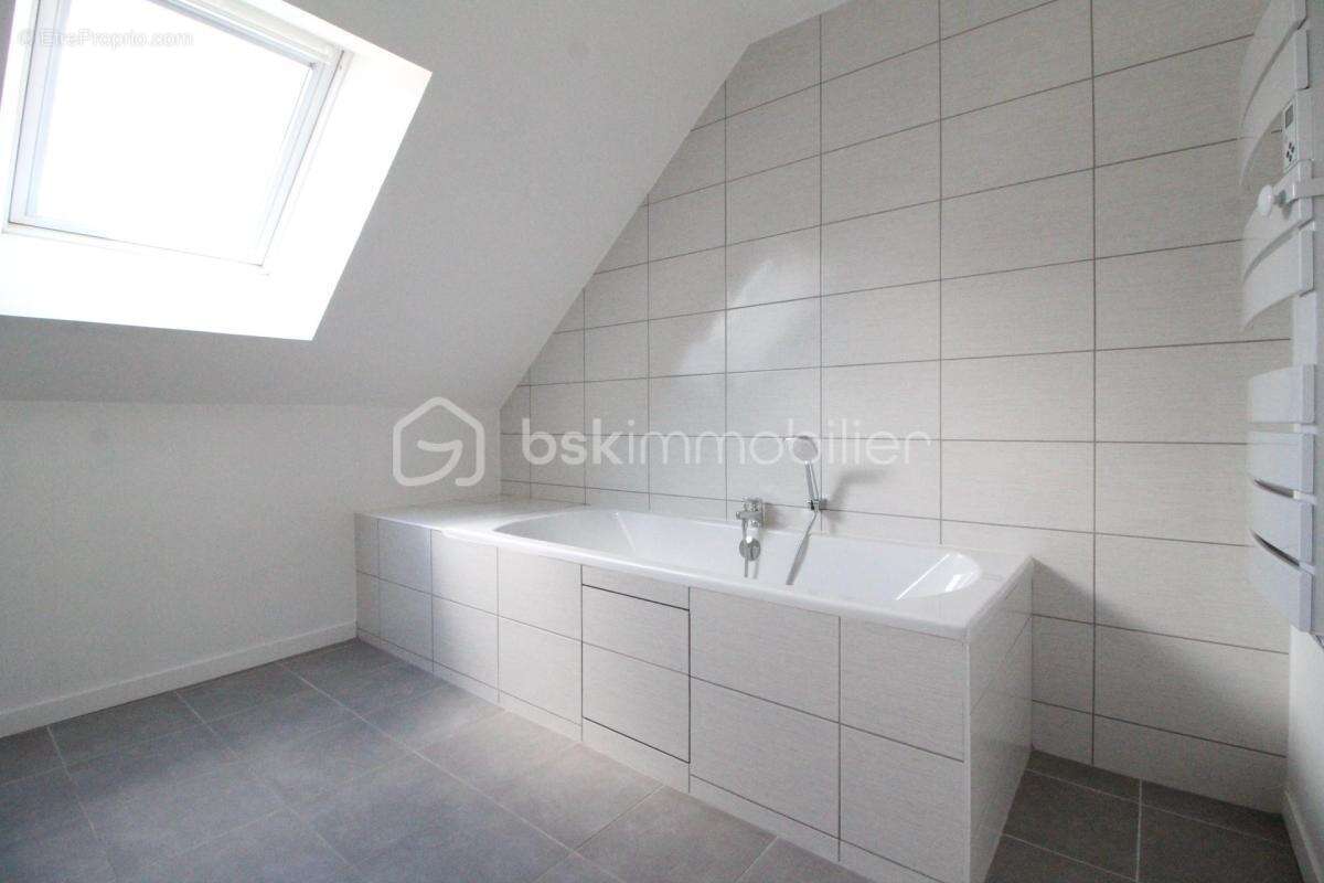 Maison de ville rénovée - photo 9