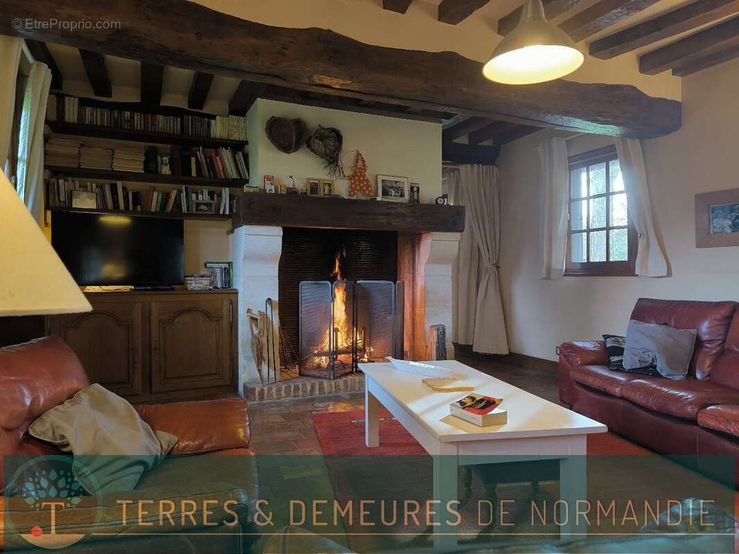 Maison à SAINT-GEORGES-DU-VIEVRE