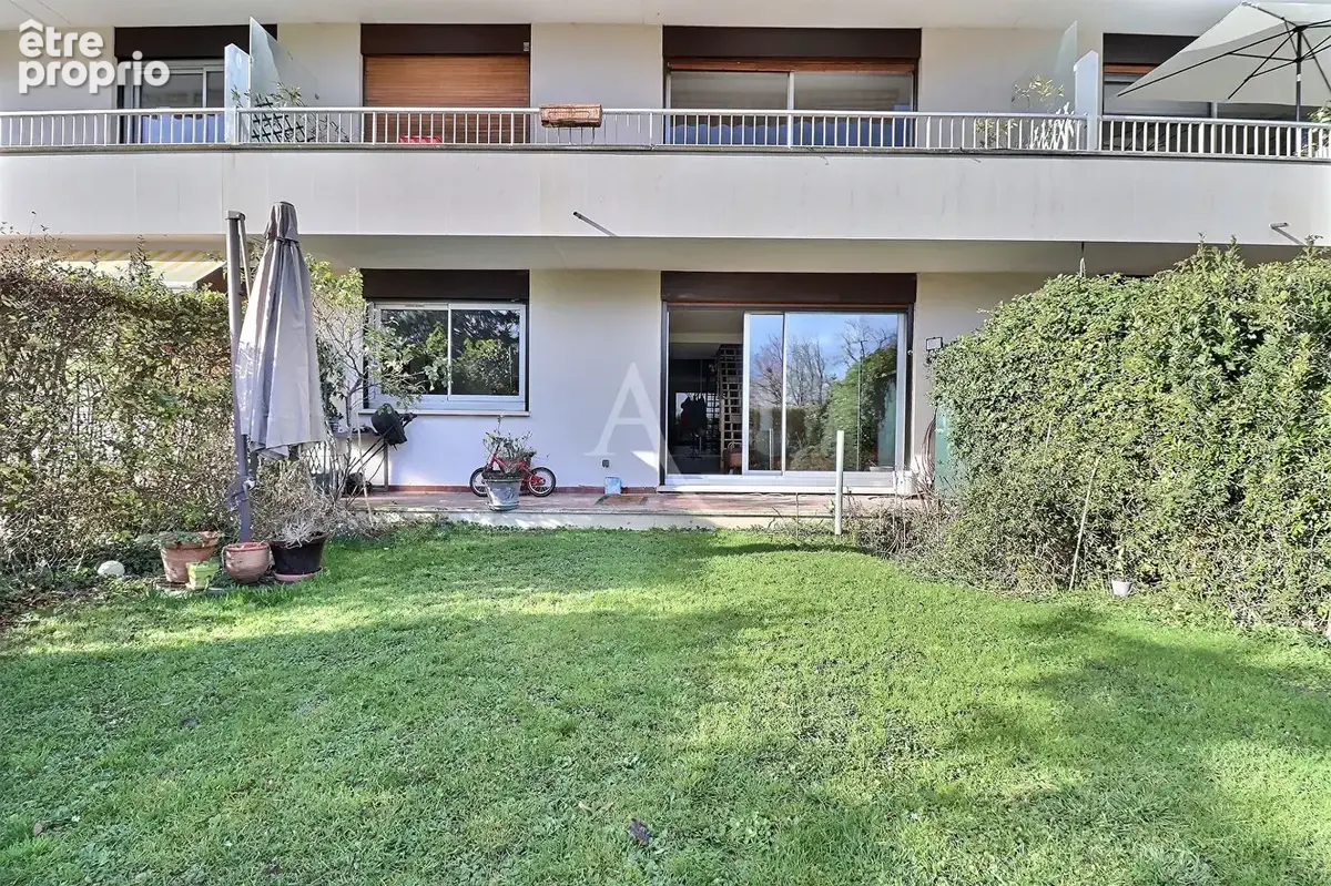 Photo Appartement à Le Mesnil-Le-Roi au prix de 525 000€