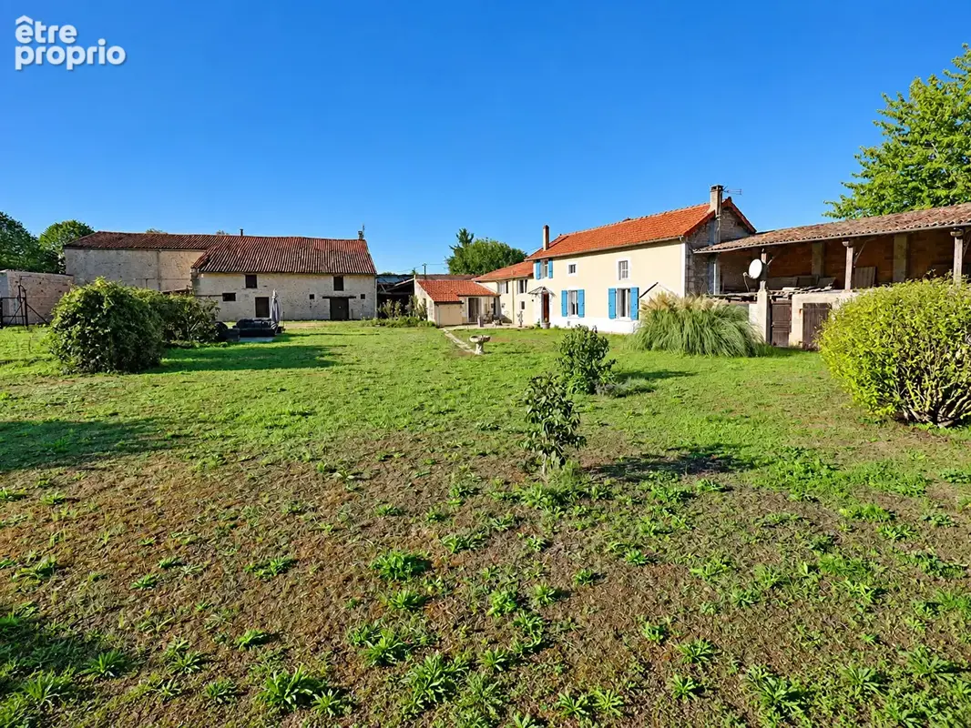 Maison à TUSSON