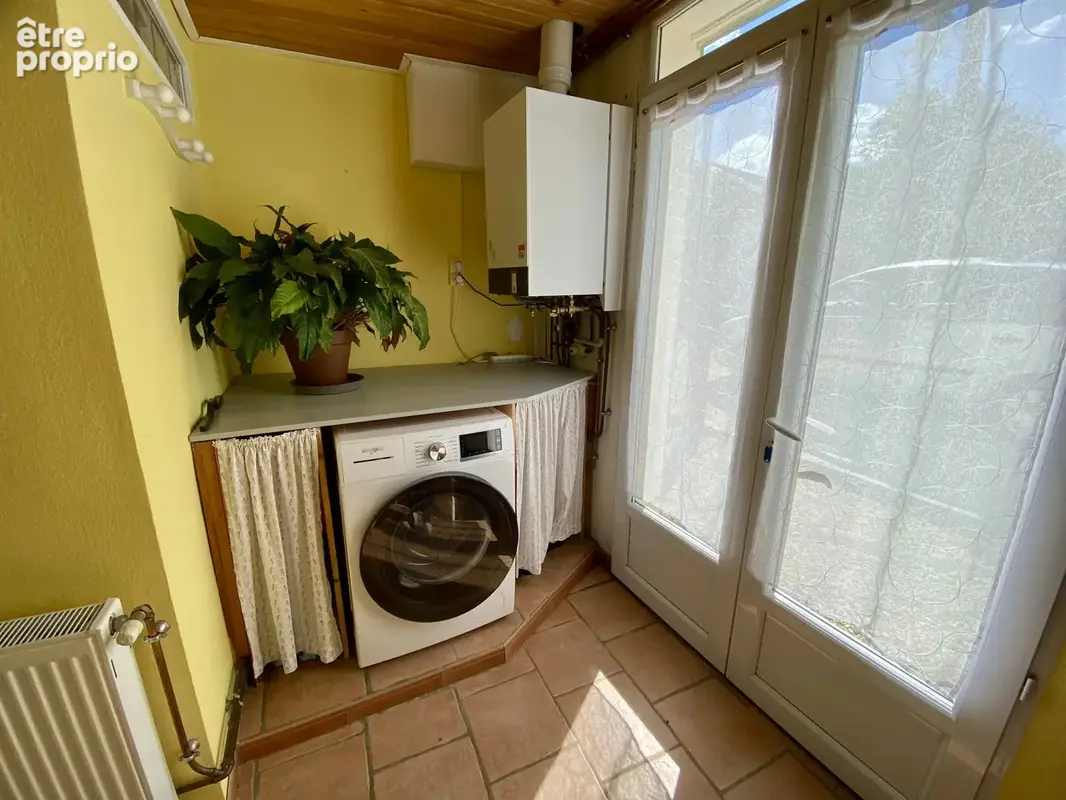 Maison de campagne avec terrasse couverte et dépendances - photo 6