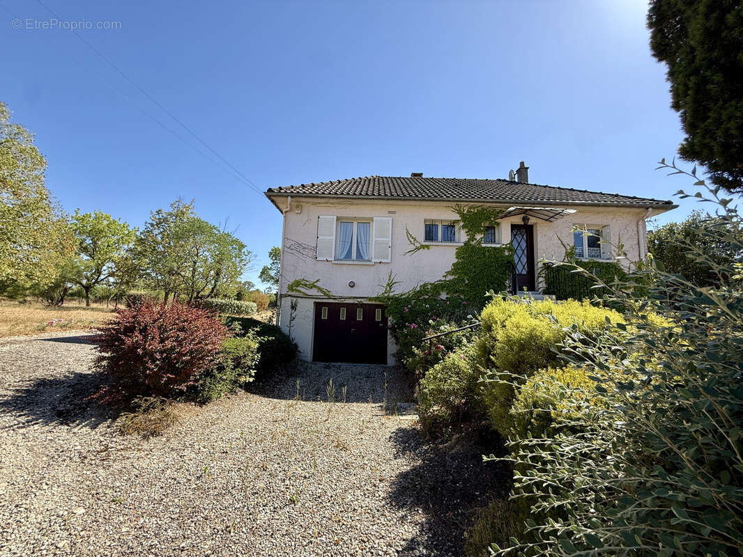 Pavillon avec terrain constructible. - photo 2