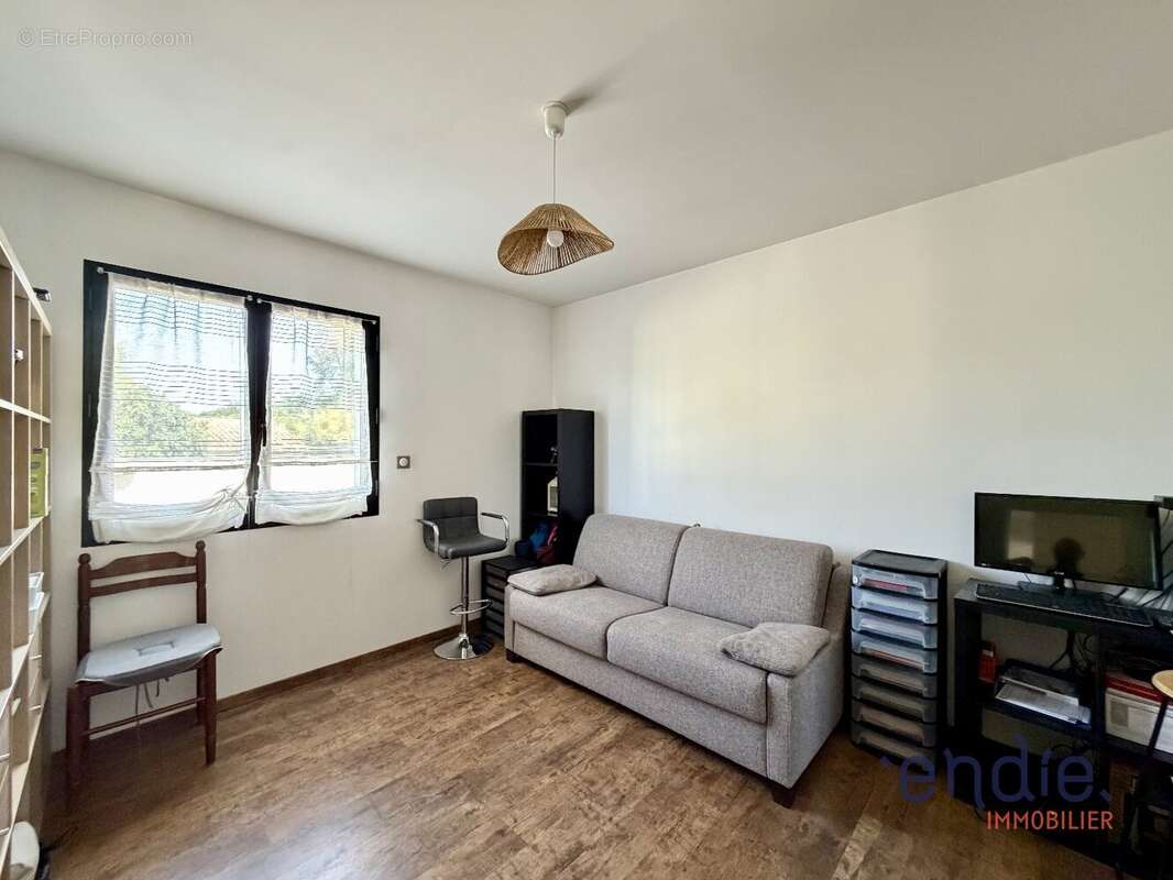 CUNAC - Maison familiale 179 m2 - 5 ch - DPE A - Terrain 759 m2 - Proche ALBI - photo 8