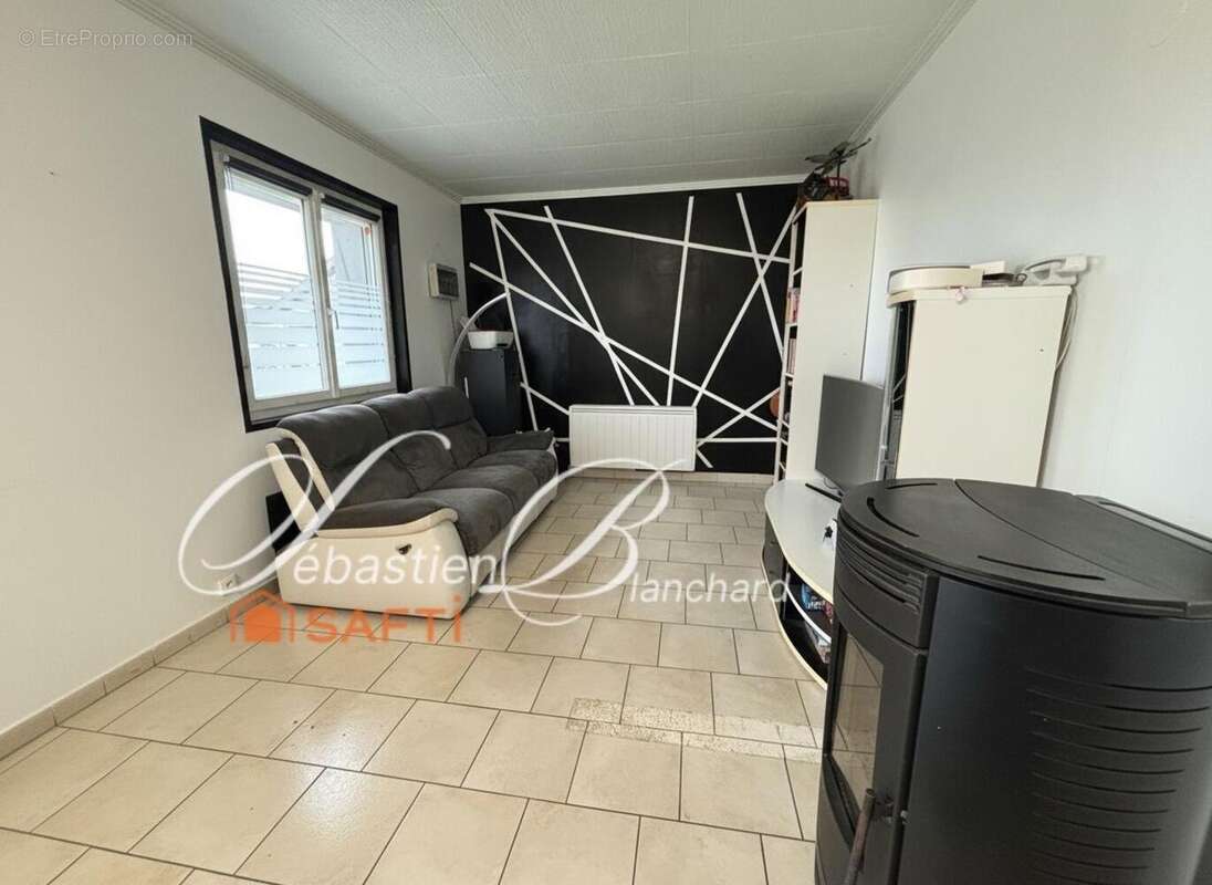 Photo 2 - Maison à INJOUX-GENISSIAT