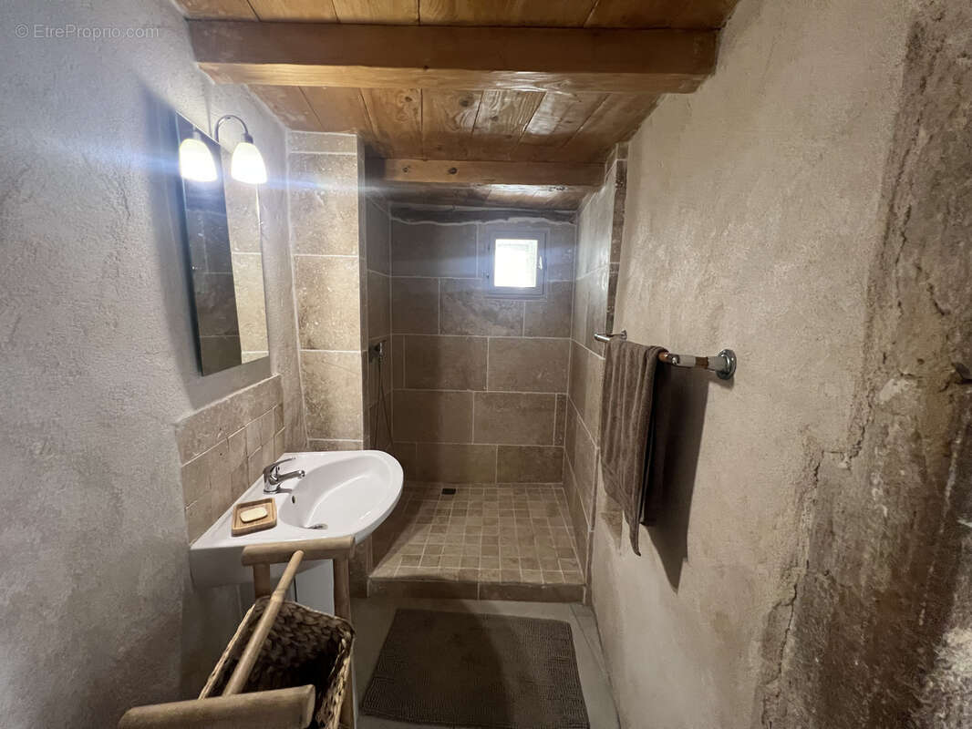 Maison à MONTPEYROUX