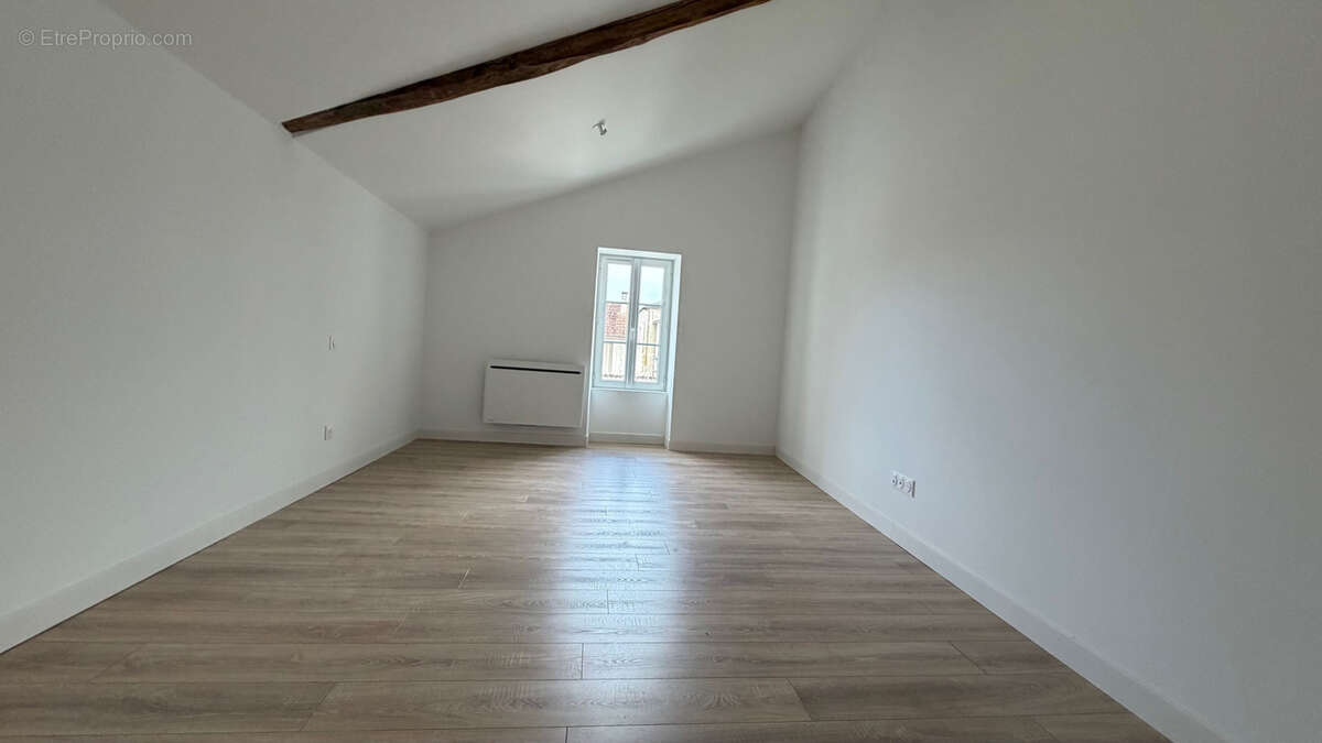 Maison à SAINT-JEAN-D'ANGELY