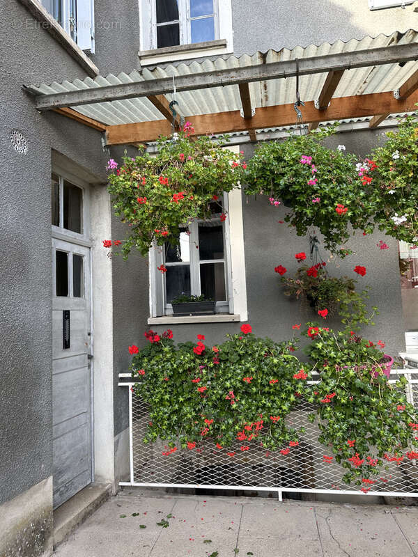 Commerce à VILLENEUVE-LA-GUYARD