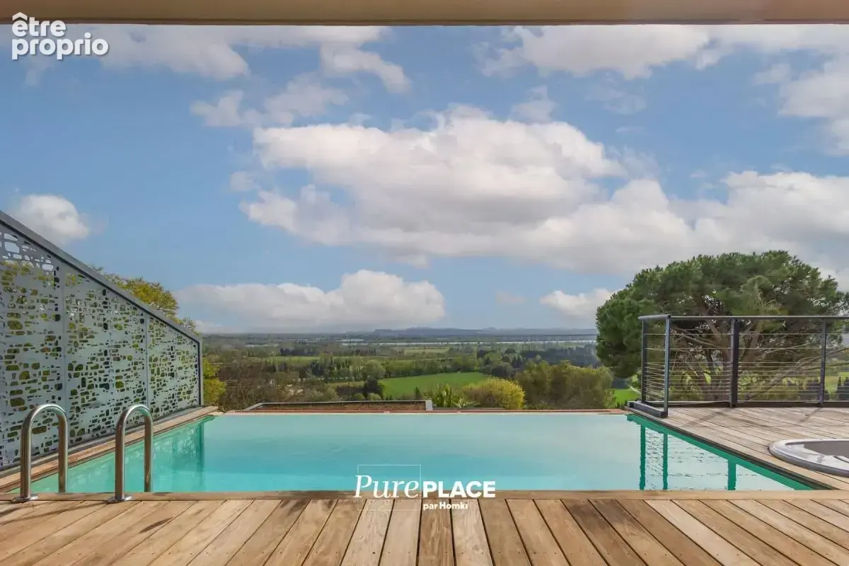 Appartement à VILLENEUVE-LES-AVIGNON