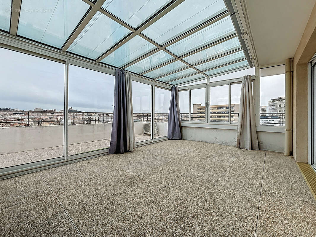 Appartement à MARSEILLE-10E