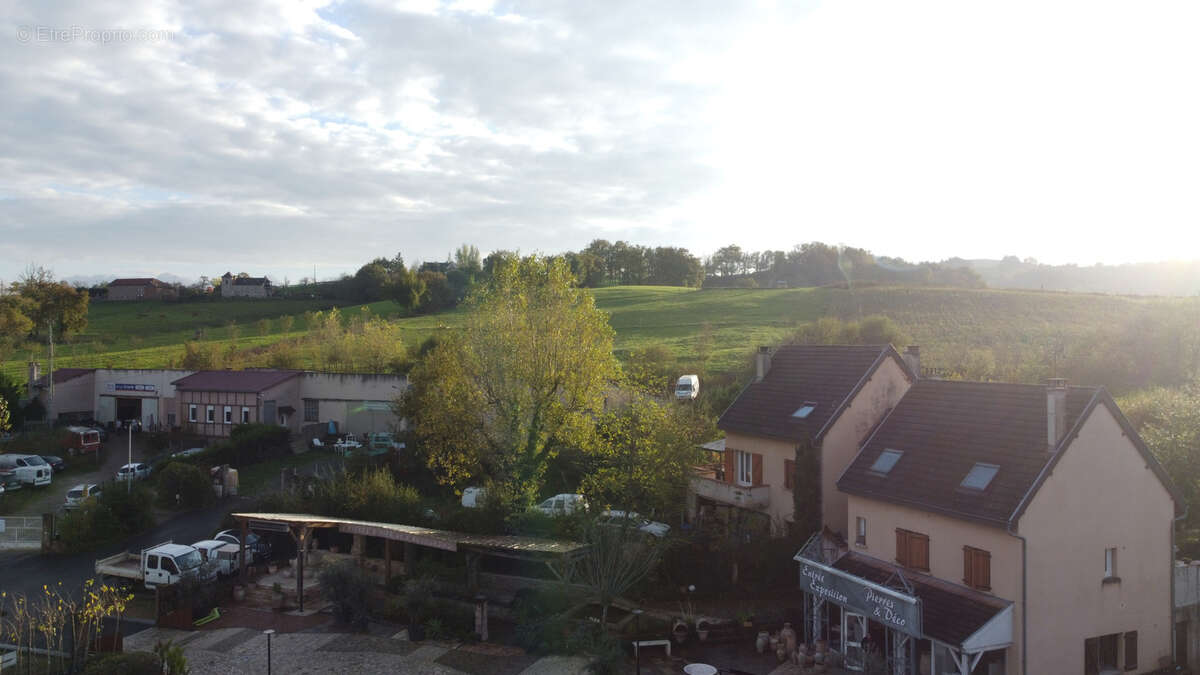 Appartement à AUZITS