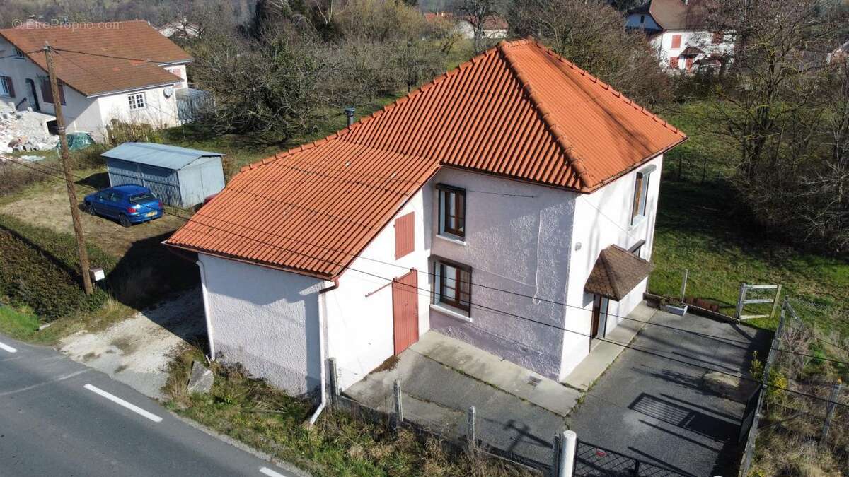 Maison à LA BATIE-MONTGASCON