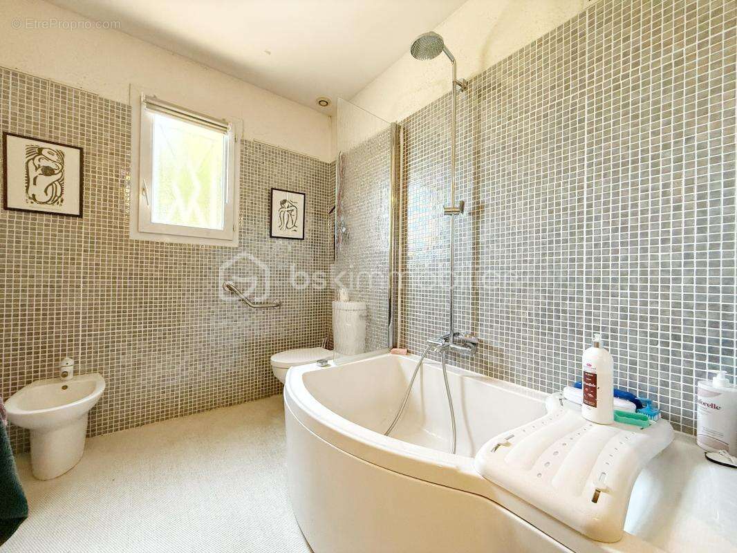 Colombiers – maison t4 de plain-pied – 148 m² – terrain de 999 m² – terrasses – véranda – atelier - photo 10
