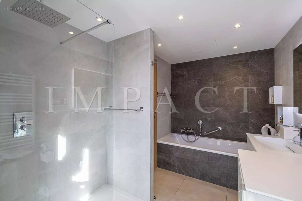 VENTE Appartement moderne à Cannes avec terrasse - photo 10