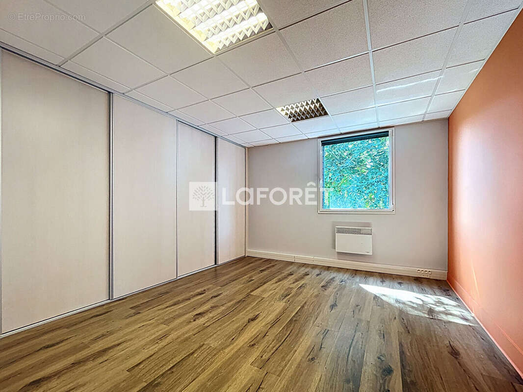 Bureaux Elbeuf 192 m² - photo 4