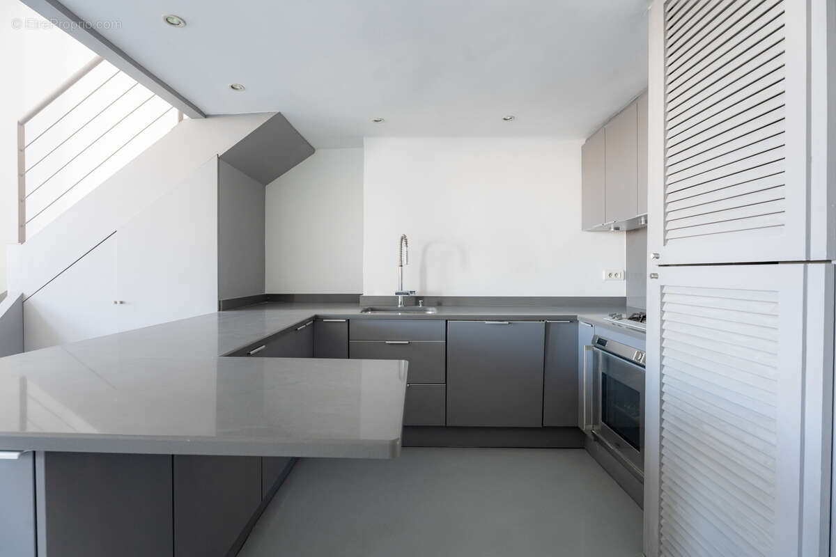 Appartement à MARSEILLE-1E