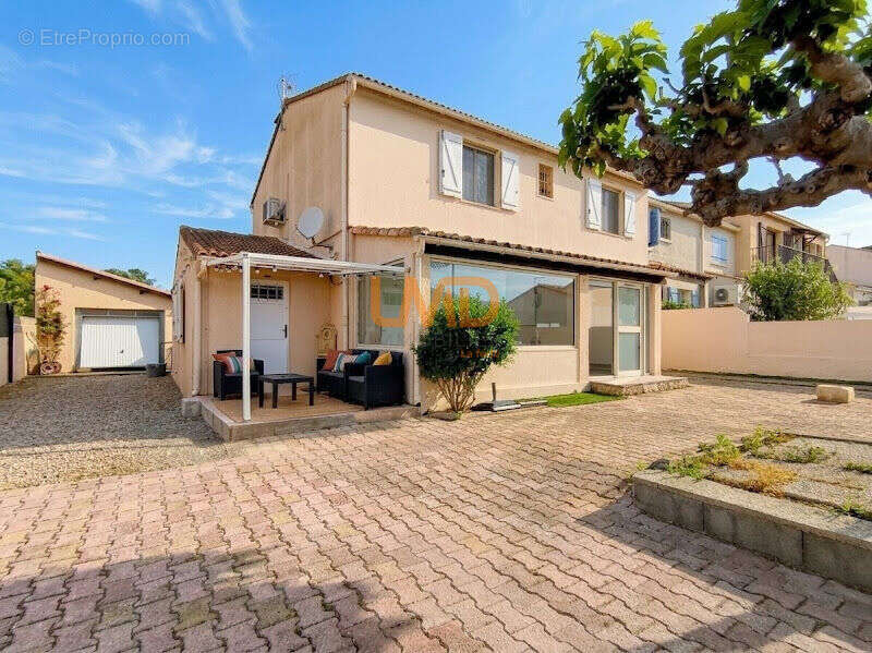 Maison avec fort potentiel, jardin piscinable et panneau solaire - photo 2