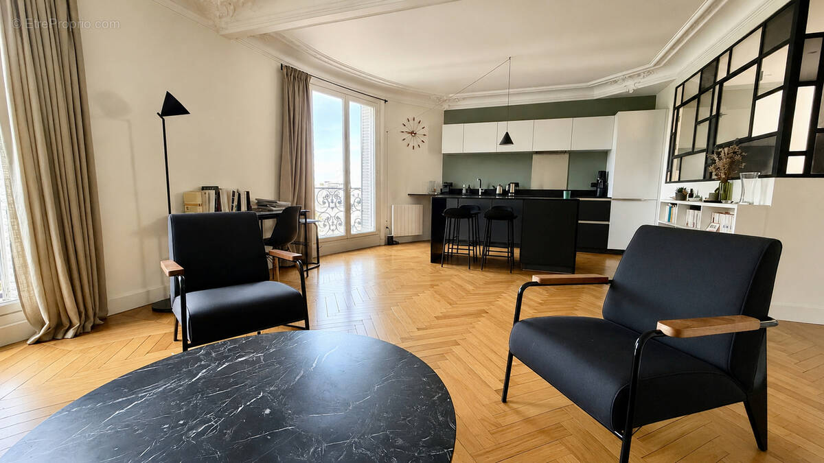 Appartement à PARIS-10E