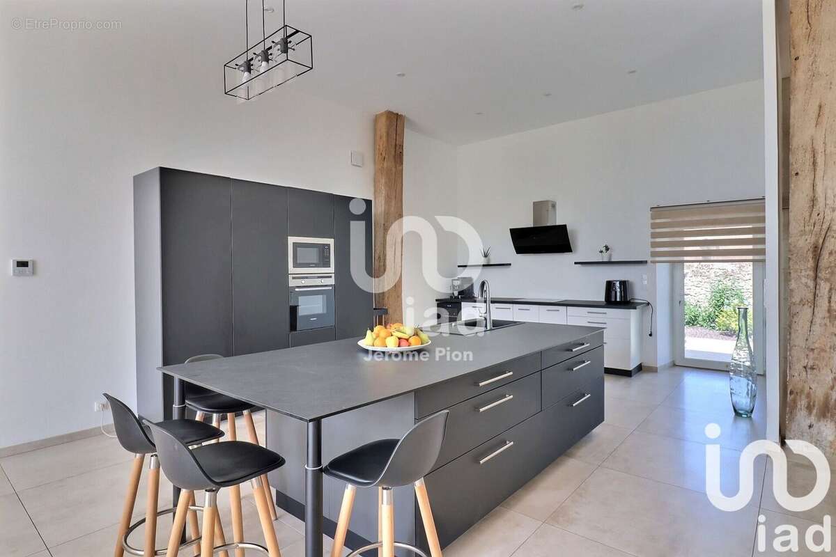 Maison 470 m² à Azay-Sur-Indre  - photo 4
