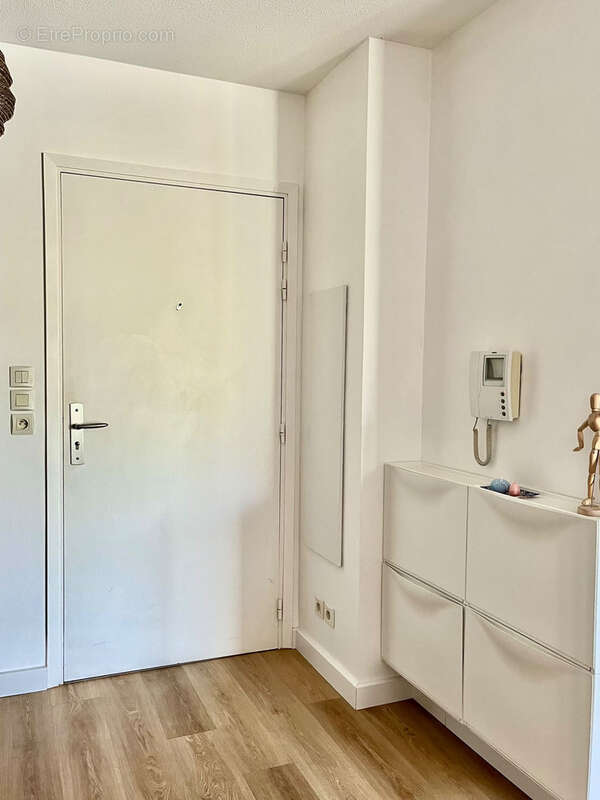 Appartement 2p 45 m2 avec garage la roquette sur siagne residence avec piscine - photo 2
