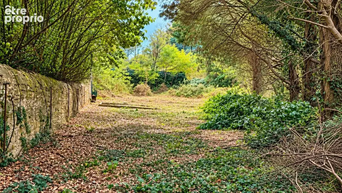 Terrain à CALUIRE-ET-CUIRE