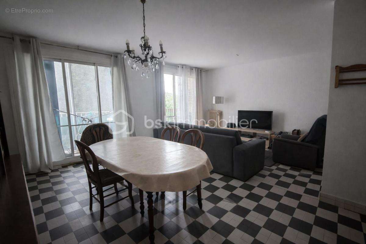 Appartement à BOURG-SAINT-ANDEOL