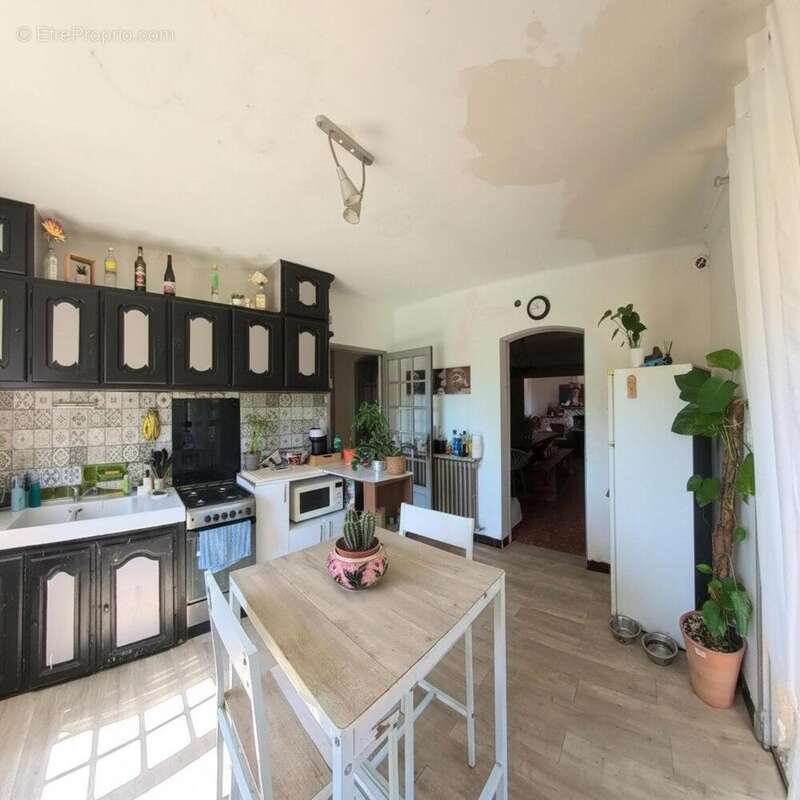 Maison 205 m² à Robion  - photo 6