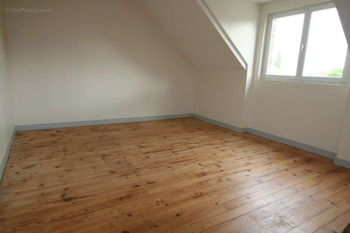 Appartement à DOURDAN