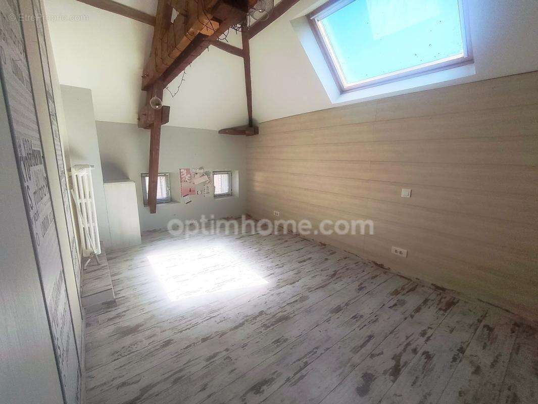SAINT MAUR- Maison familiale 180m2 avec jardin clos, vie de plain-pied possible aucun travaux - photo 13
