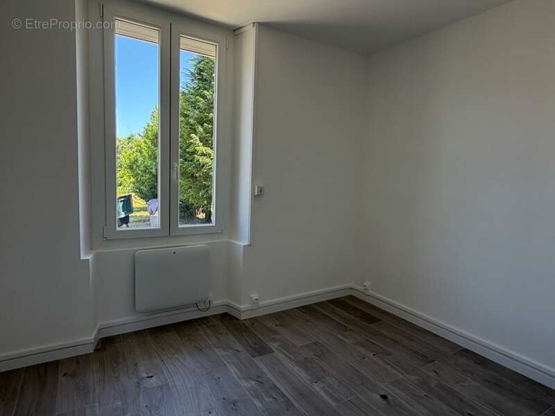 Pavillon de plain pied, 2 chambres, garage et jardin clos - photo 5