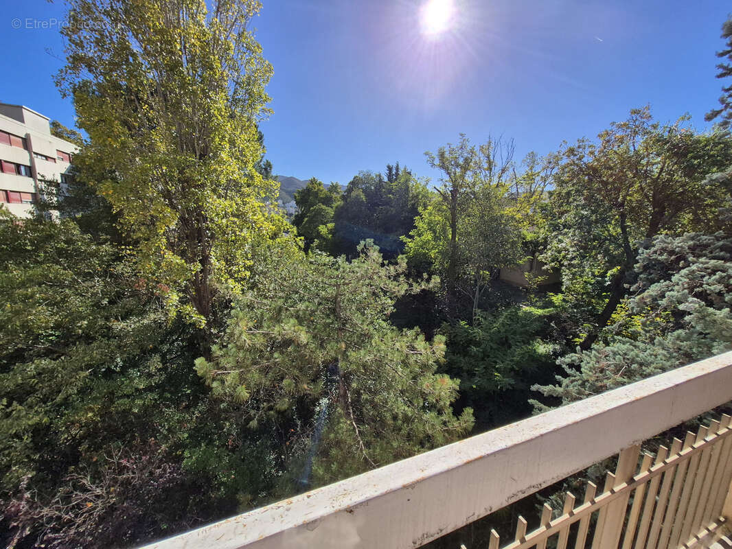 Appartement à MARSEILLE-11E