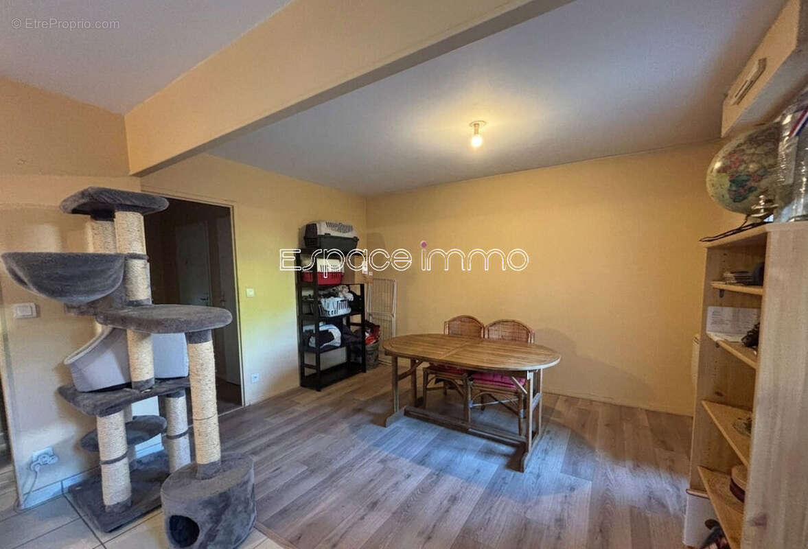 Appartement à DEVILLE-LES-ROUEN