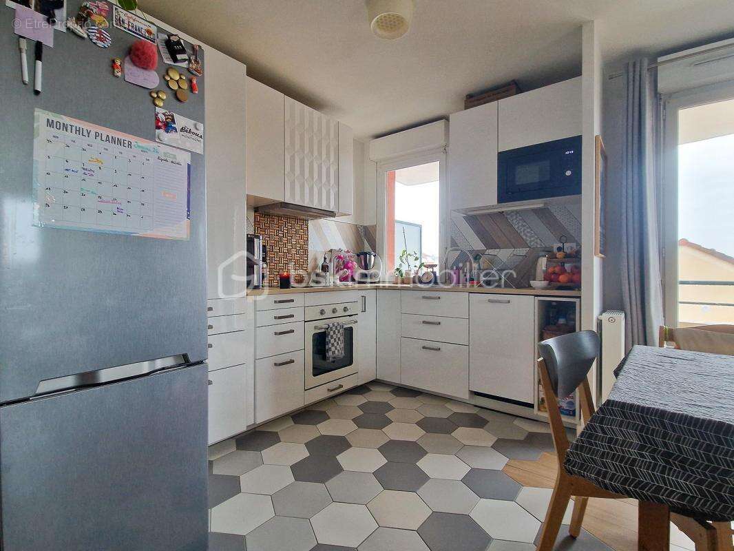 Appartement à EMERAINVILLE