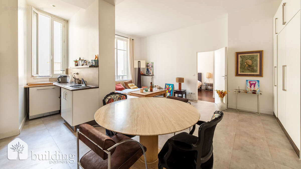 Appartement à PARIS-17E