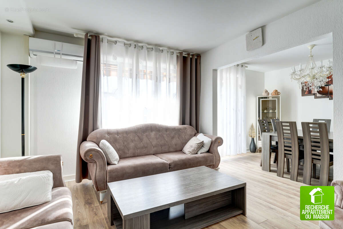 Appartement à RILLIEUX-LA-PAPE