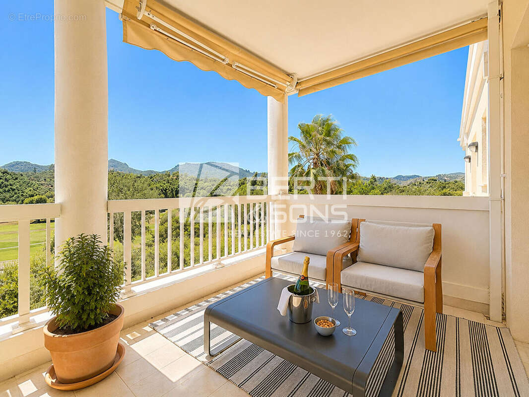 Appartement à MANDELIEU-LA-NAPOULE