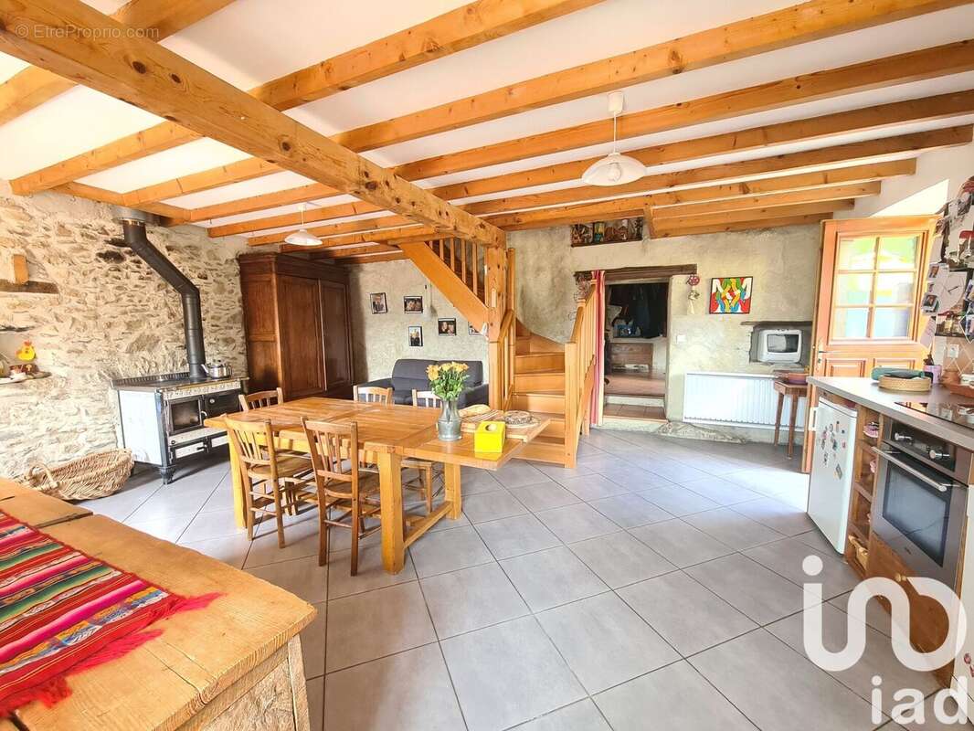 Maison 189 m² à Saint-Pierre-D'allevard  - photo 2