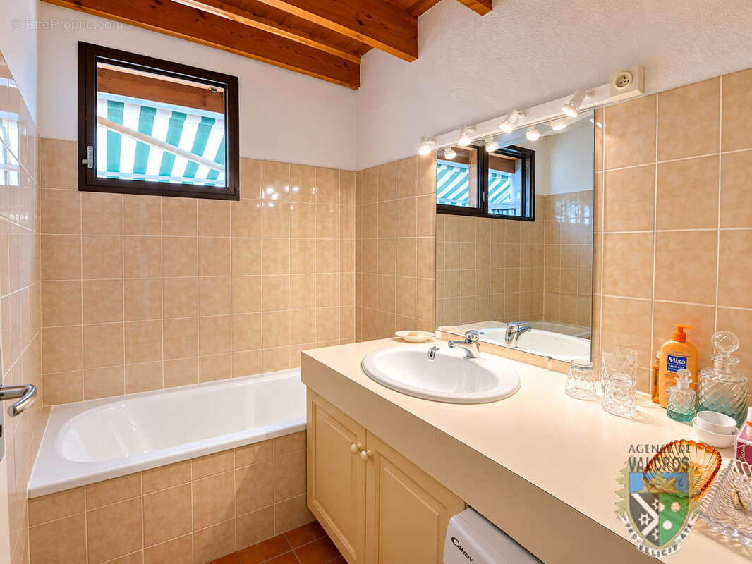 Vente maison 4 pieces dans residence avec piscine collective et tennis garage et parking -domaine de valcros # - photo 8