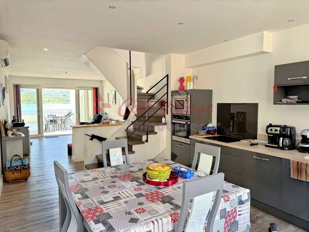 Gruissan – maison de village avec terrasse panoramique sur l'étang et grand garage - photo 3