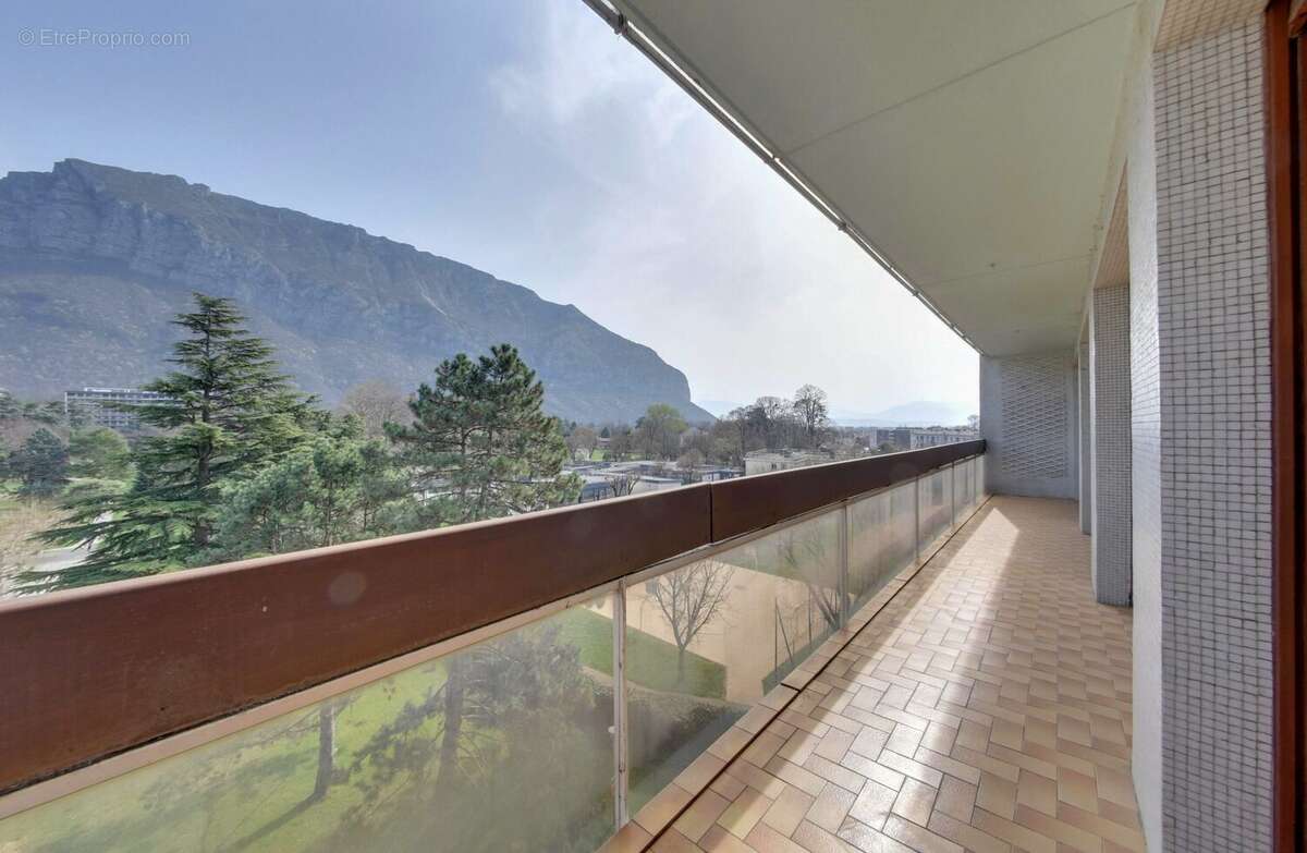 Appartement à SAINT-EGREVE